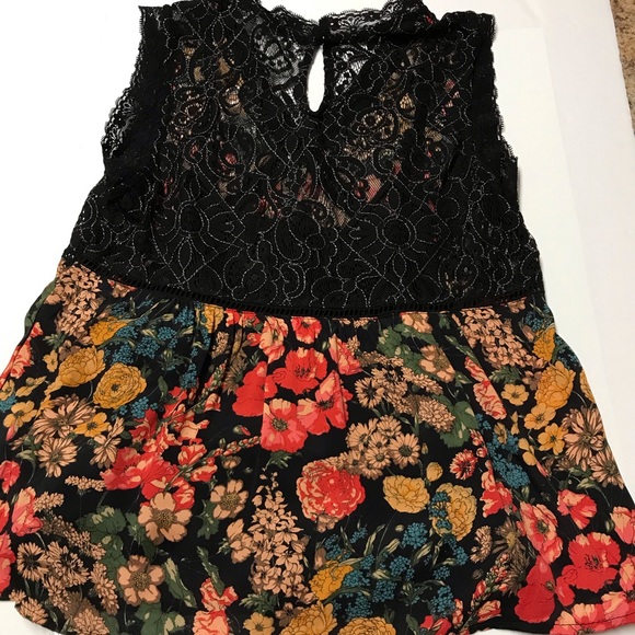Stich fix floral top sz SP - Picture 3 of 4